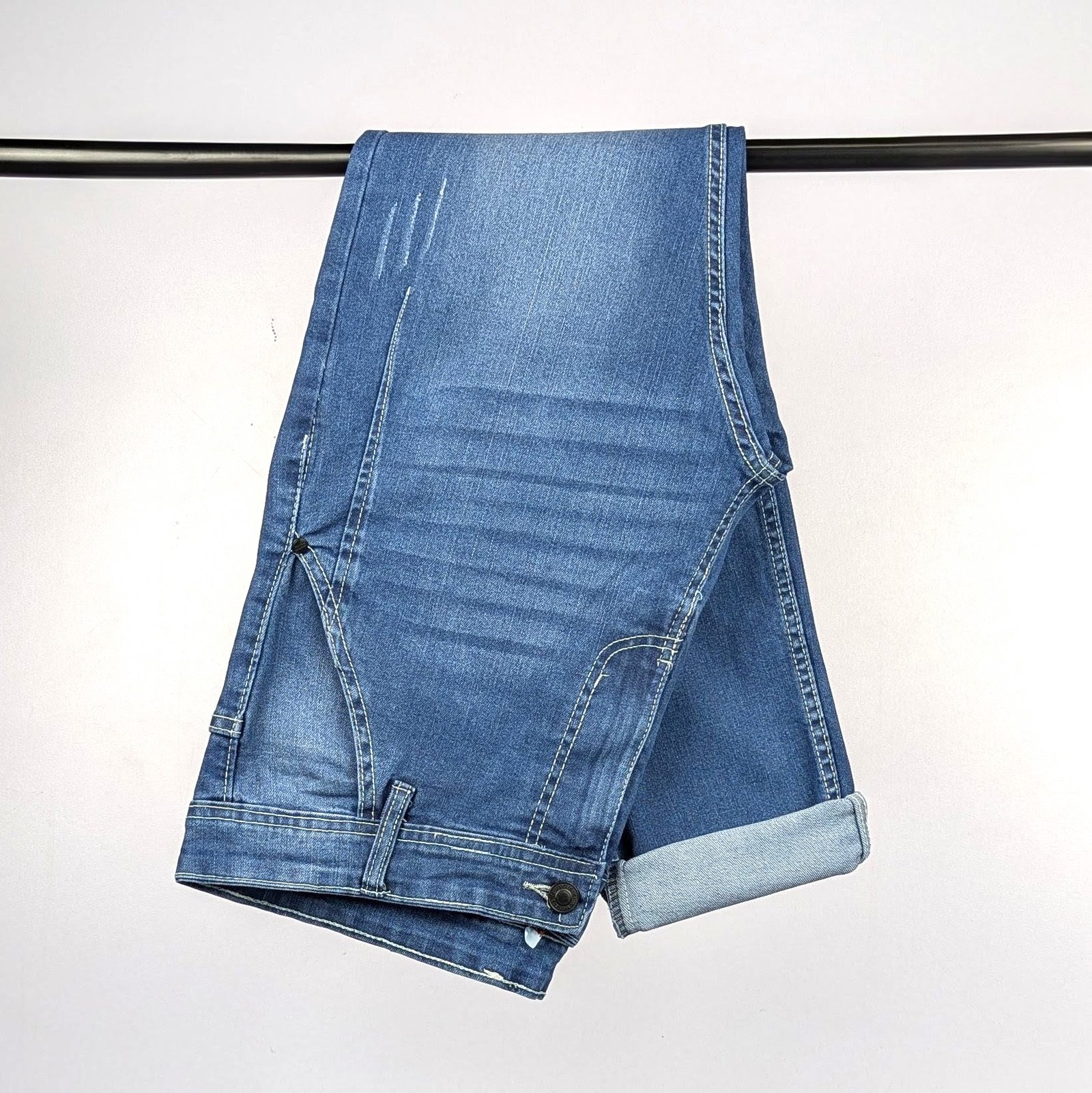 American Eagle Blue Jeans For Man 