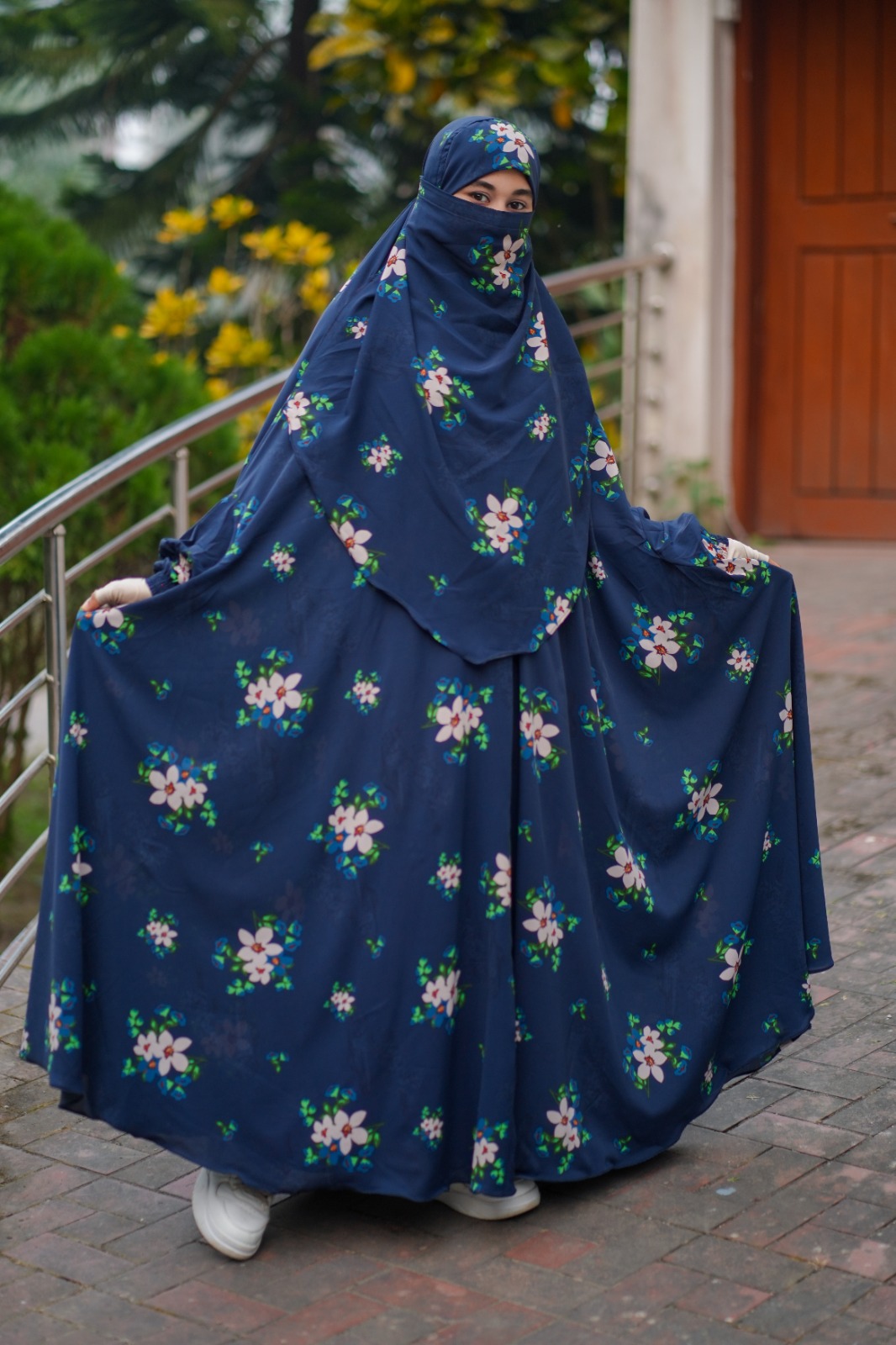 দুবাই সেঞ্চুরি চেরি কাপড়ের লং খিমার জিলবাব 